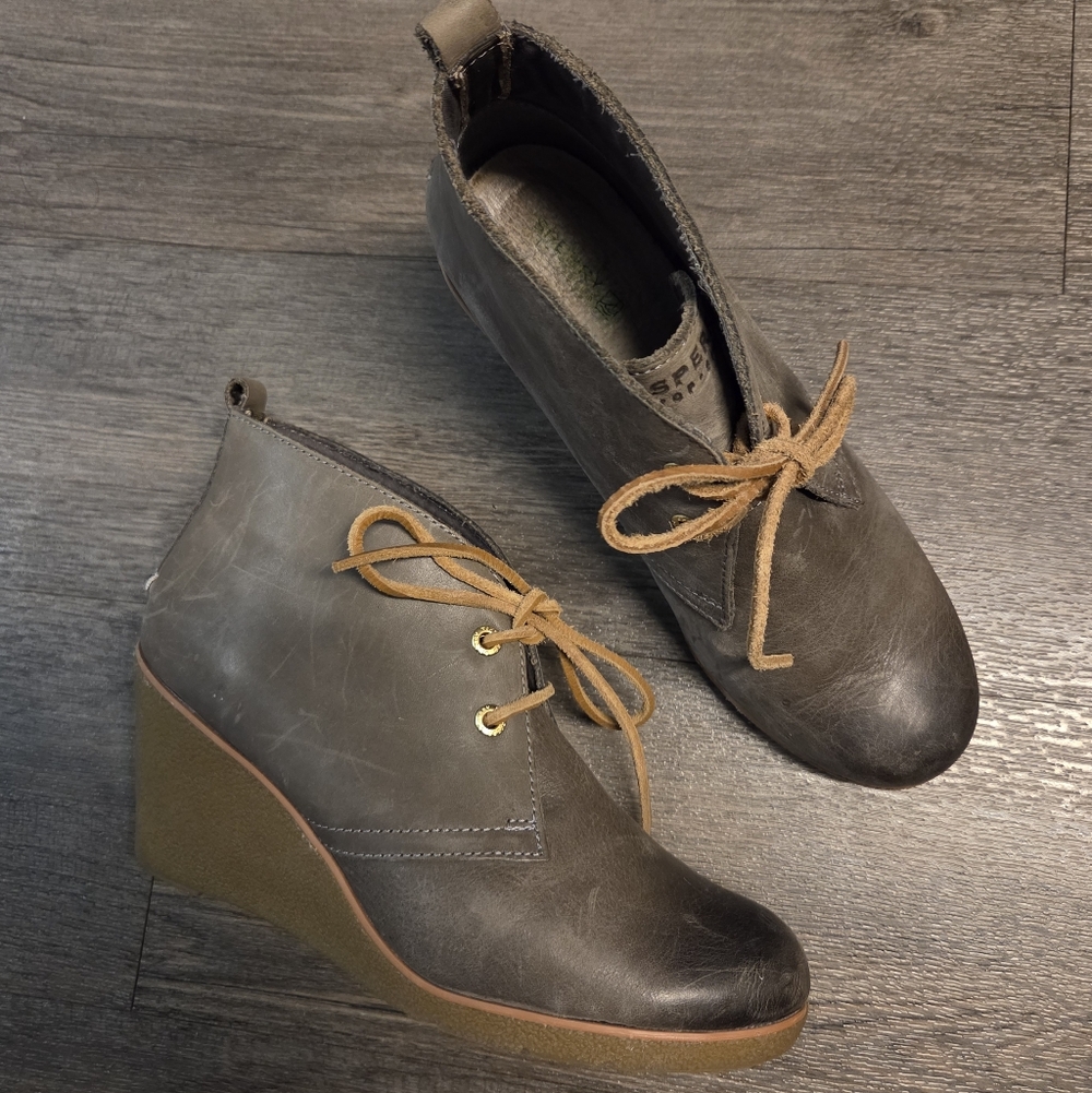 Sperry • Top-Sider Harlow Burnished Leather Wedge Chukka Boots